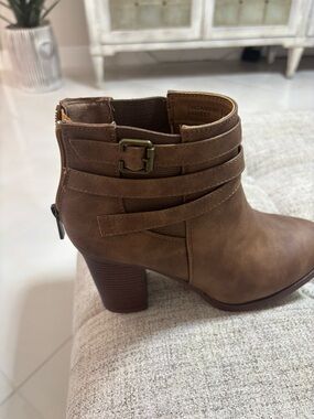 Dream Pairs Tan Brown Buckle Strap Ankle Booties